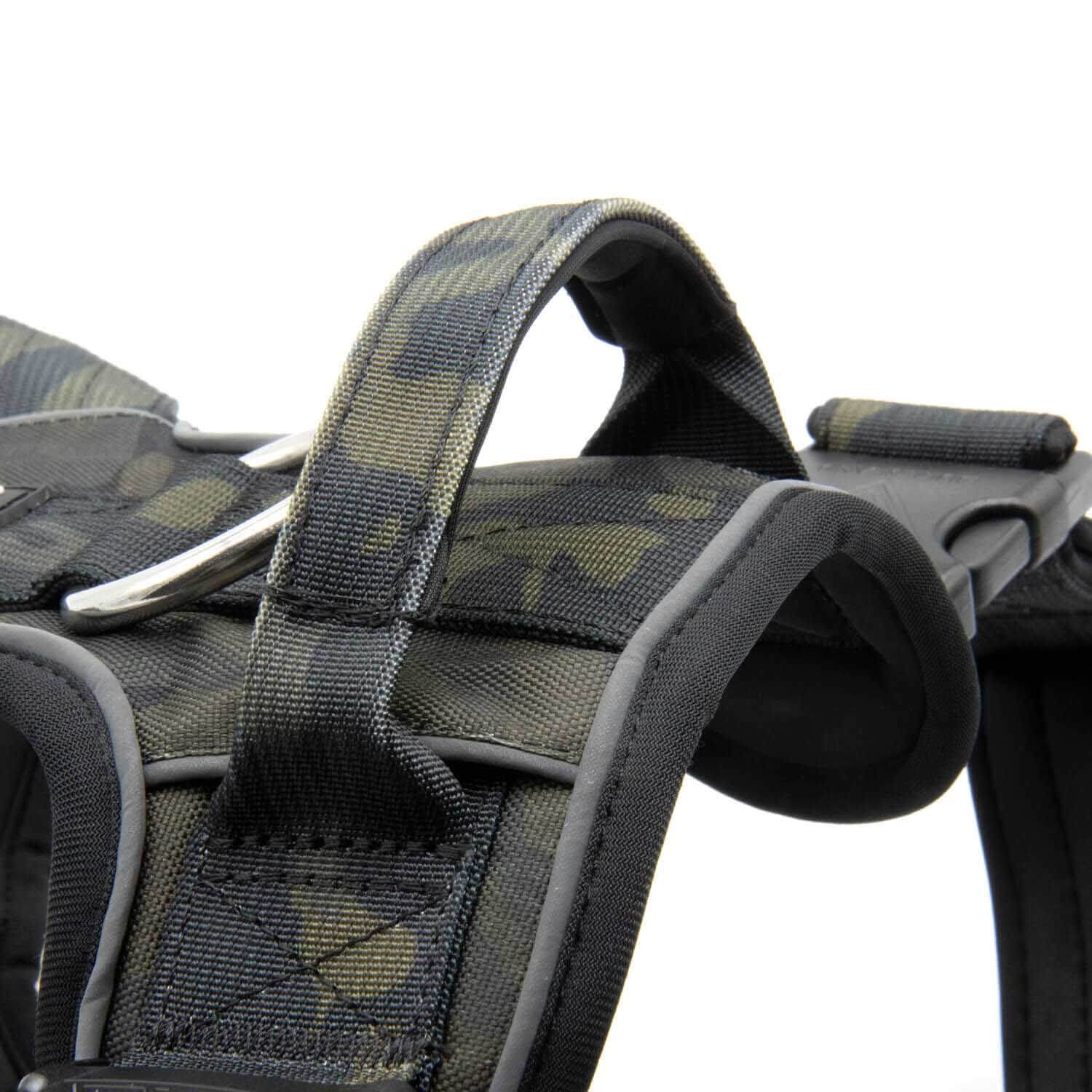 Handgriff des Premium Komfort Hundegeschirrs in Camouflage von Bullsland Dogwear