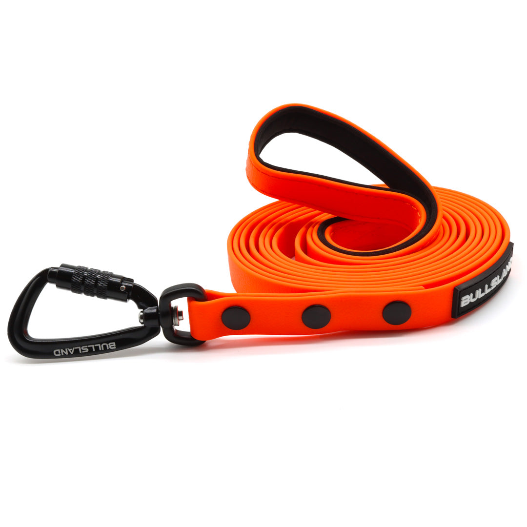 PVC Schleppleine für Hunde – wasserfest & pflegeleicht, mit Twist‑Lock Sicherheitskarabiner & Neopren-Griff – Orange